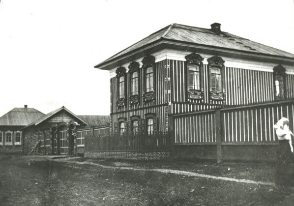 3. Chapter 1 Photo 1 - Rasputin family house 1912