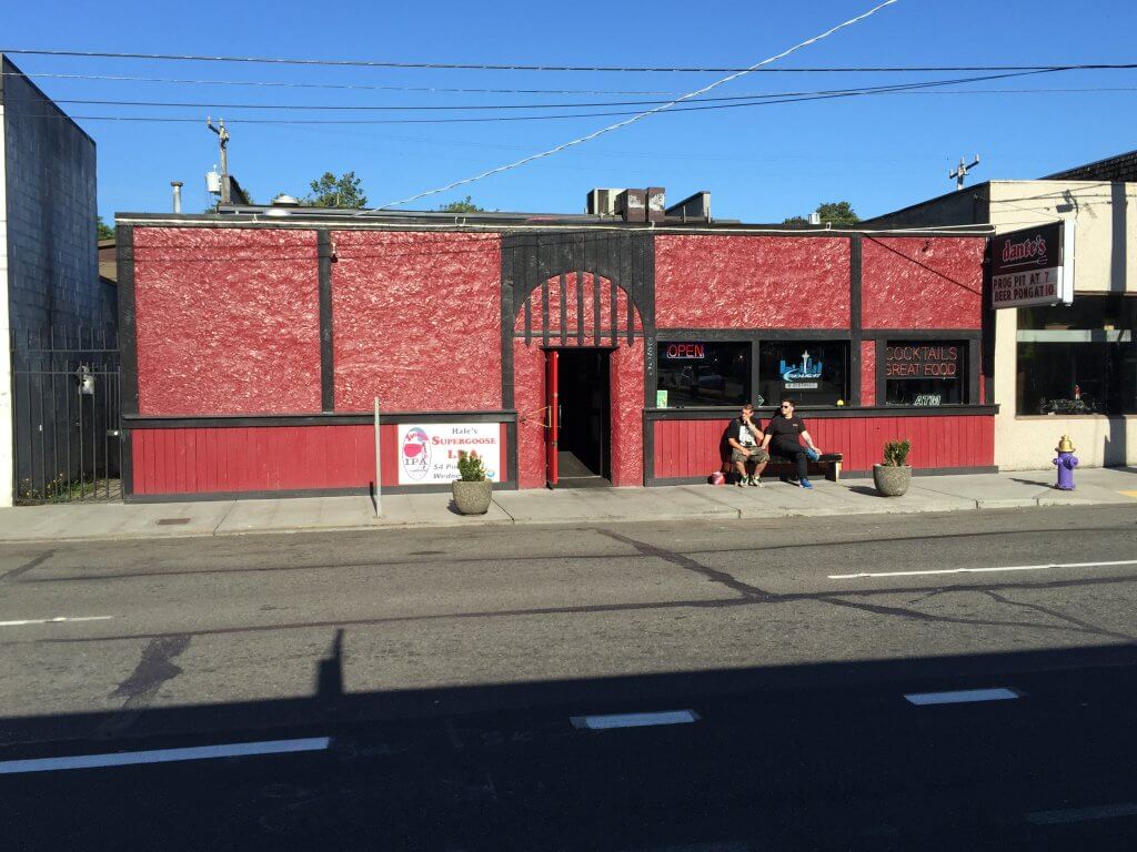 Dante’s Tavern at 5300 Roosevelt Road, Seattle, Washington 